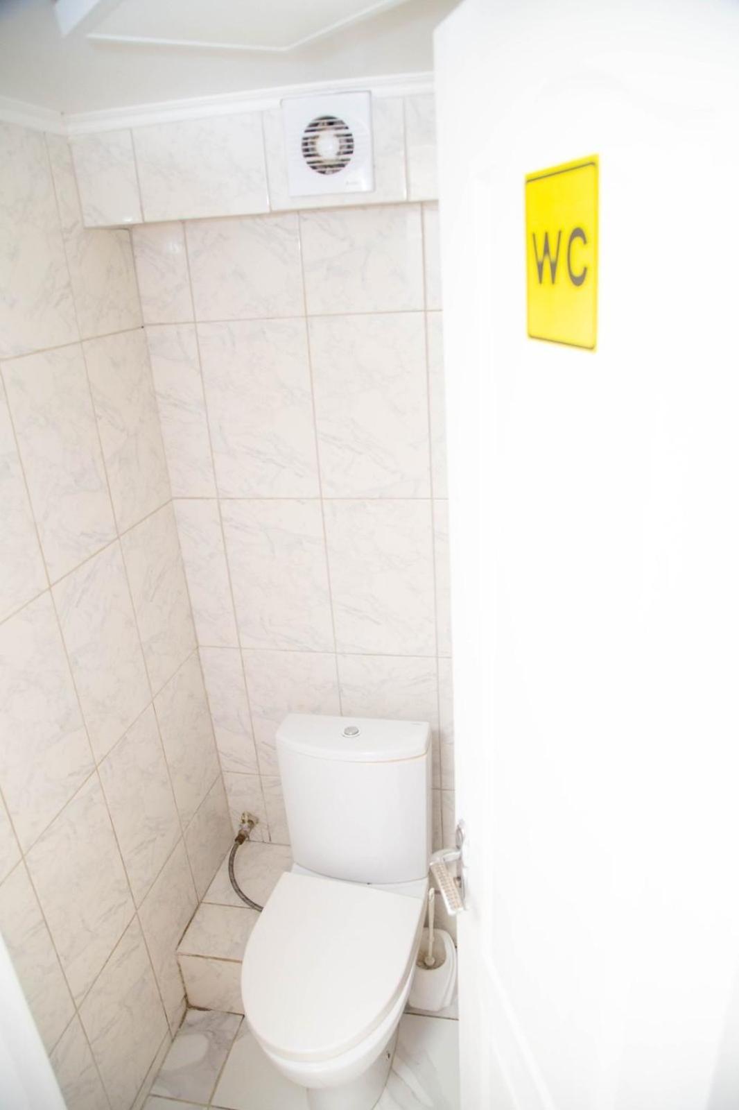 Sun City Hostel 4 Киев Екстериор снимка